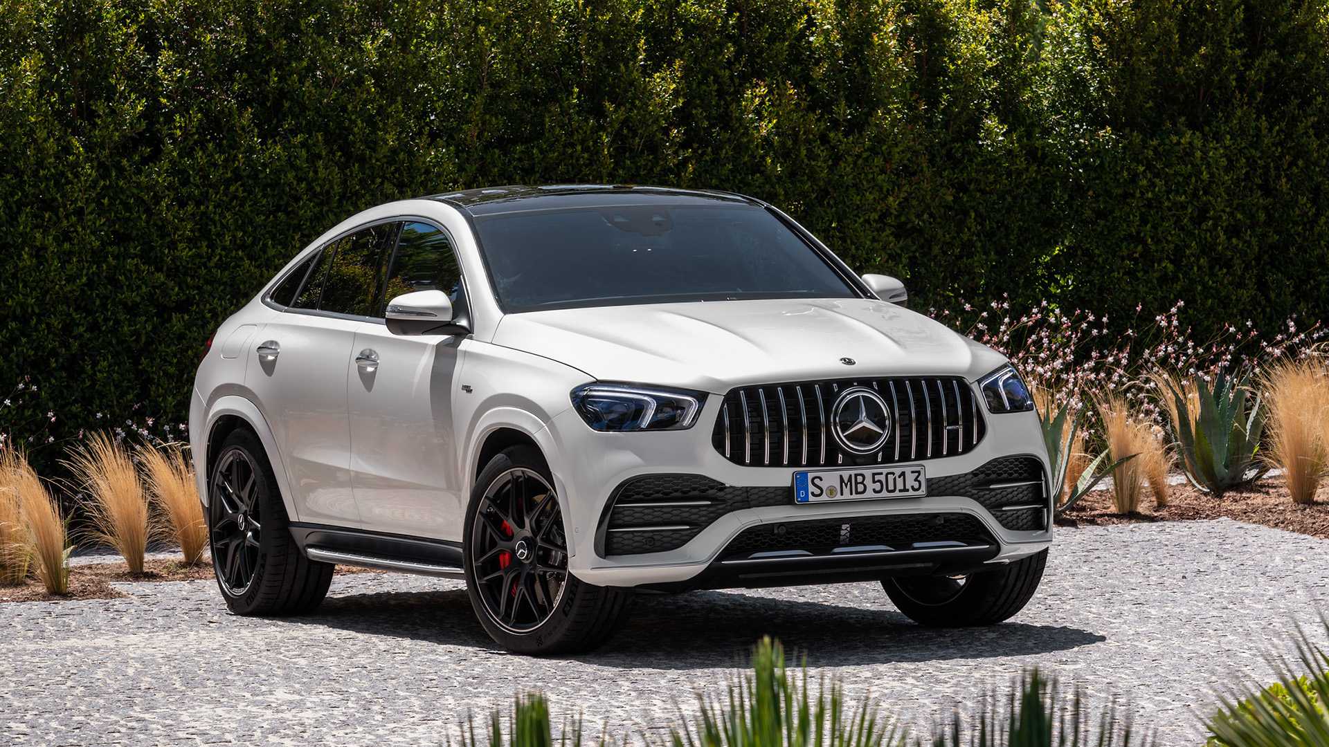 2021 Mercedes-AMG GLE 53 Coupe 4MATIC+ (Color: Designo Diamond White Bright) Front Three-Quarter Wallpapers #162 of 180