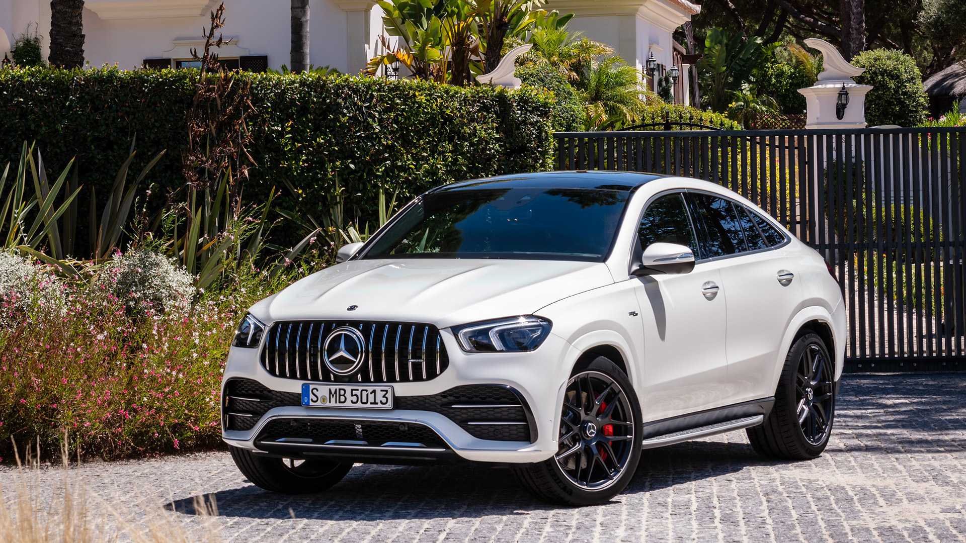 2021 Mercedes-AMG GLE 53 Coupe 4MATIC+ (Color: Designo Diamond White Bright) Front Wallpapers #163 of 180