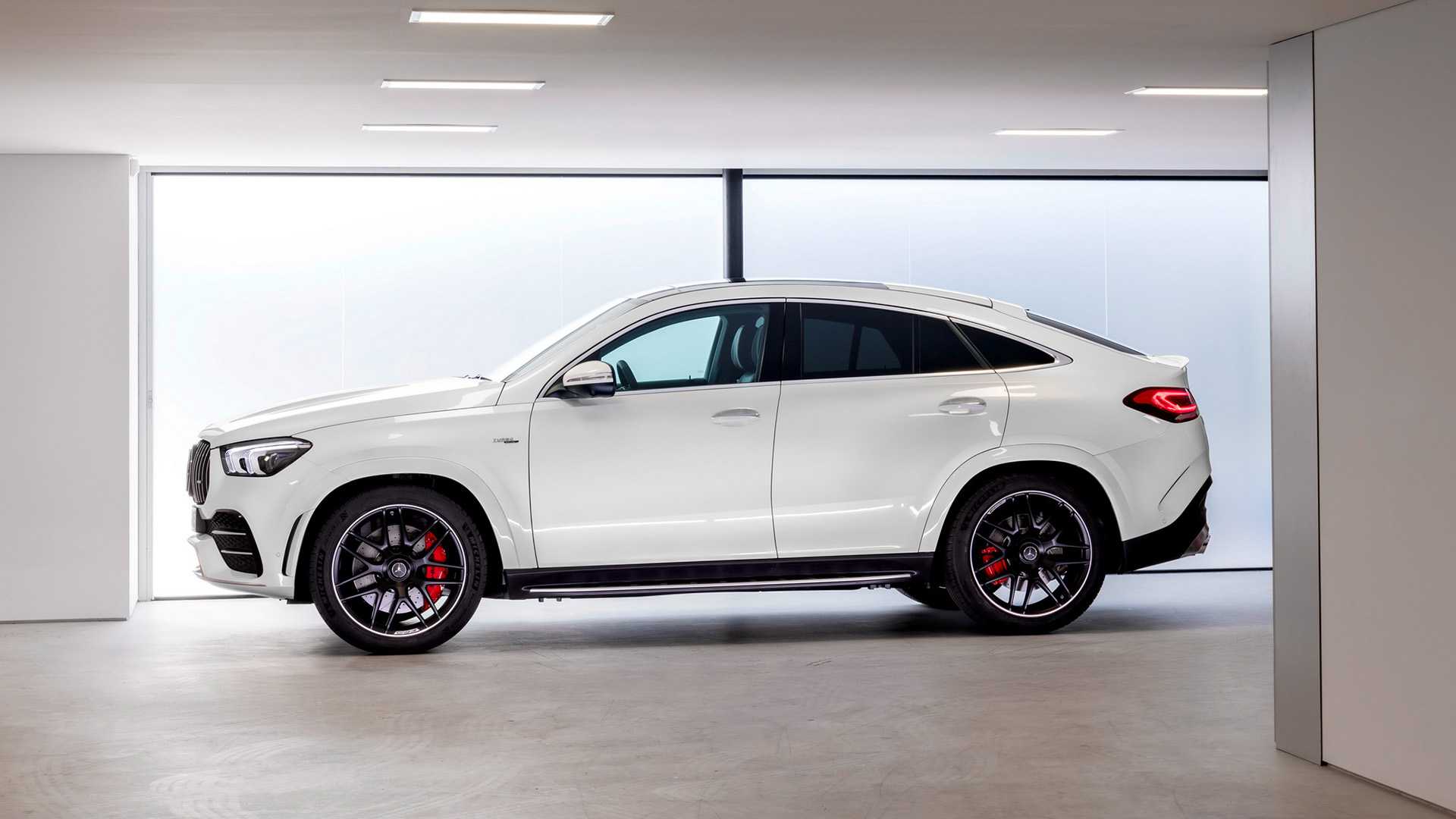 2021 Mercedes-AMG GLE 53 Coupe 4MATIC+ (Color: Designo Diamond White Bright) Side Wallpapers #169 of 180