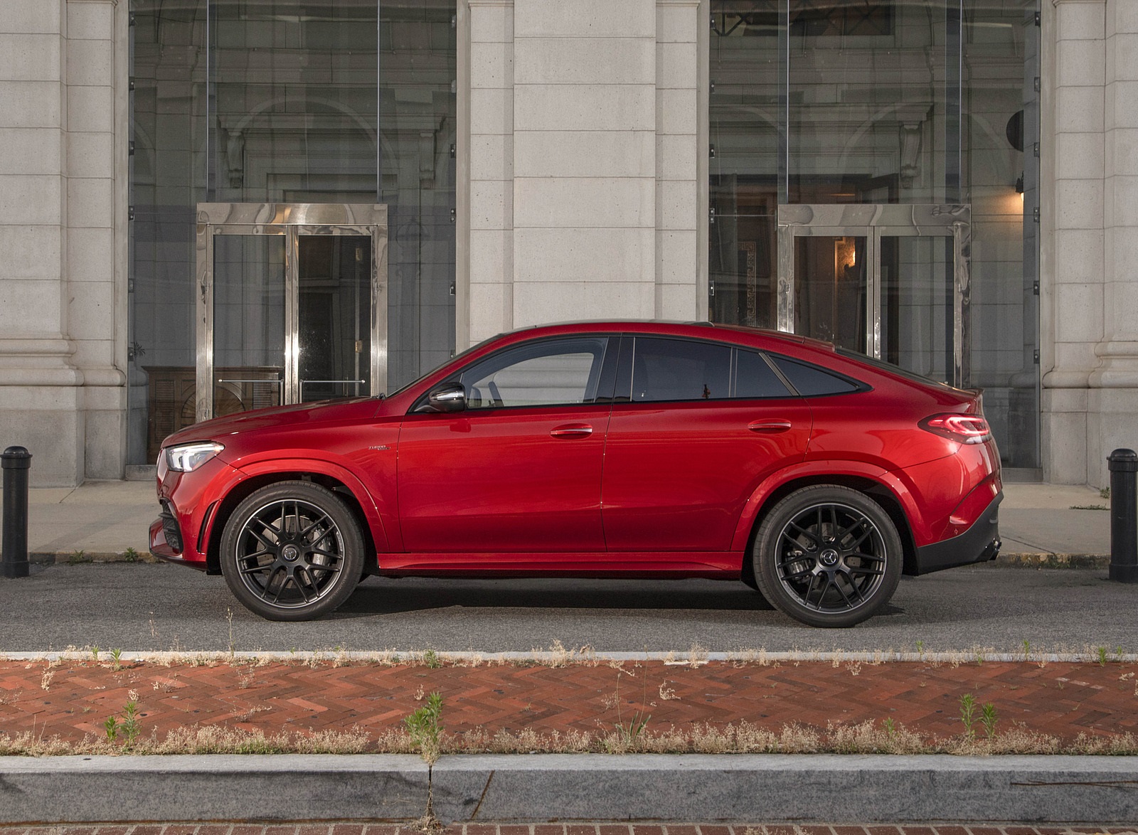 2021 Mercedes-AMG GLE 53 Coupe Side Wallpapers #53 of 180