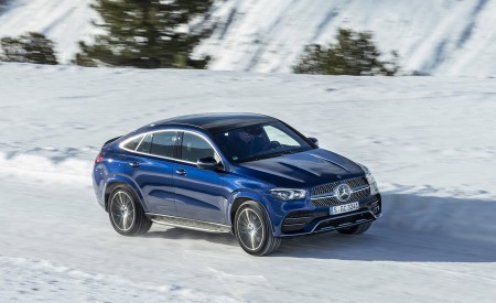 2021 Mercedes-Benz GLE Coupe 400 d 4MATIC Coupe (Color: Brilliant Blue Metallic) Front Three-Quarter Wallpapers 450x275 (2)