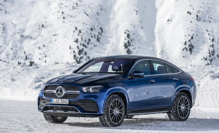 2021 Mercedes-Benz GLE Coupe 400 d 4MATIC Coupe (Color: Brilliant Blue Metallic) Front Three-Quarter Wallpapers 450x275 (4)