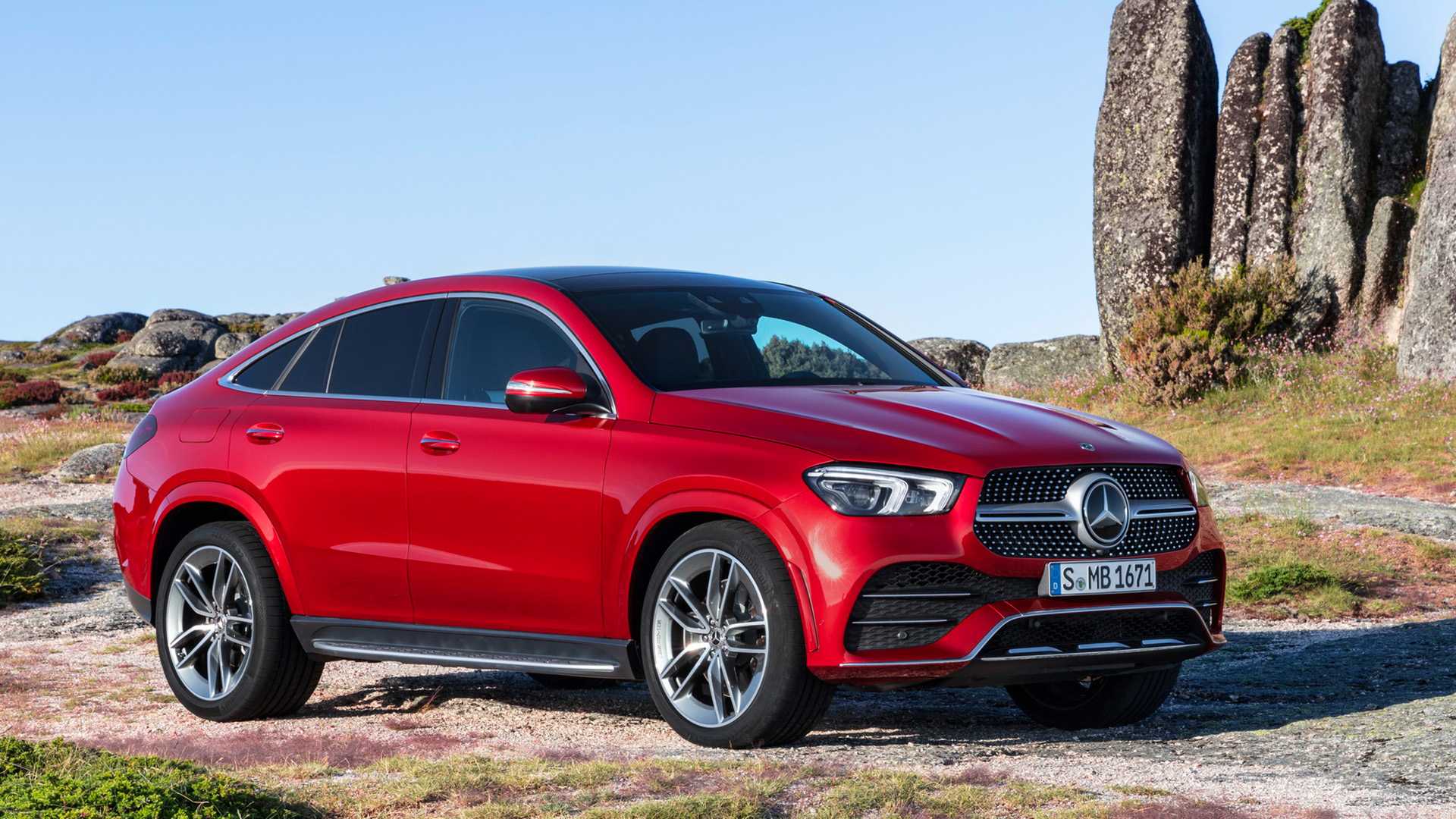 2021 Mercedes-Benz GLE Coupe (Color: Designo Hyacinth Red Metallic) Front Three-Quarter Wallpapers #39 of 61