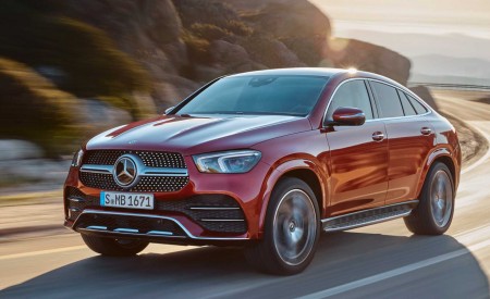 2021 Mercedes-Benz GLE Coupe (Color: Designo Hyacinth Red Metallic) Front Three-Quarter Wallpapers 450x275 (31)