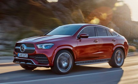 2021 Mercedes-Benz GLE Coupe (Color: Designo Hyacinth Red Metallic) Front Three-Quarter Wallpapers 450x275 (32)