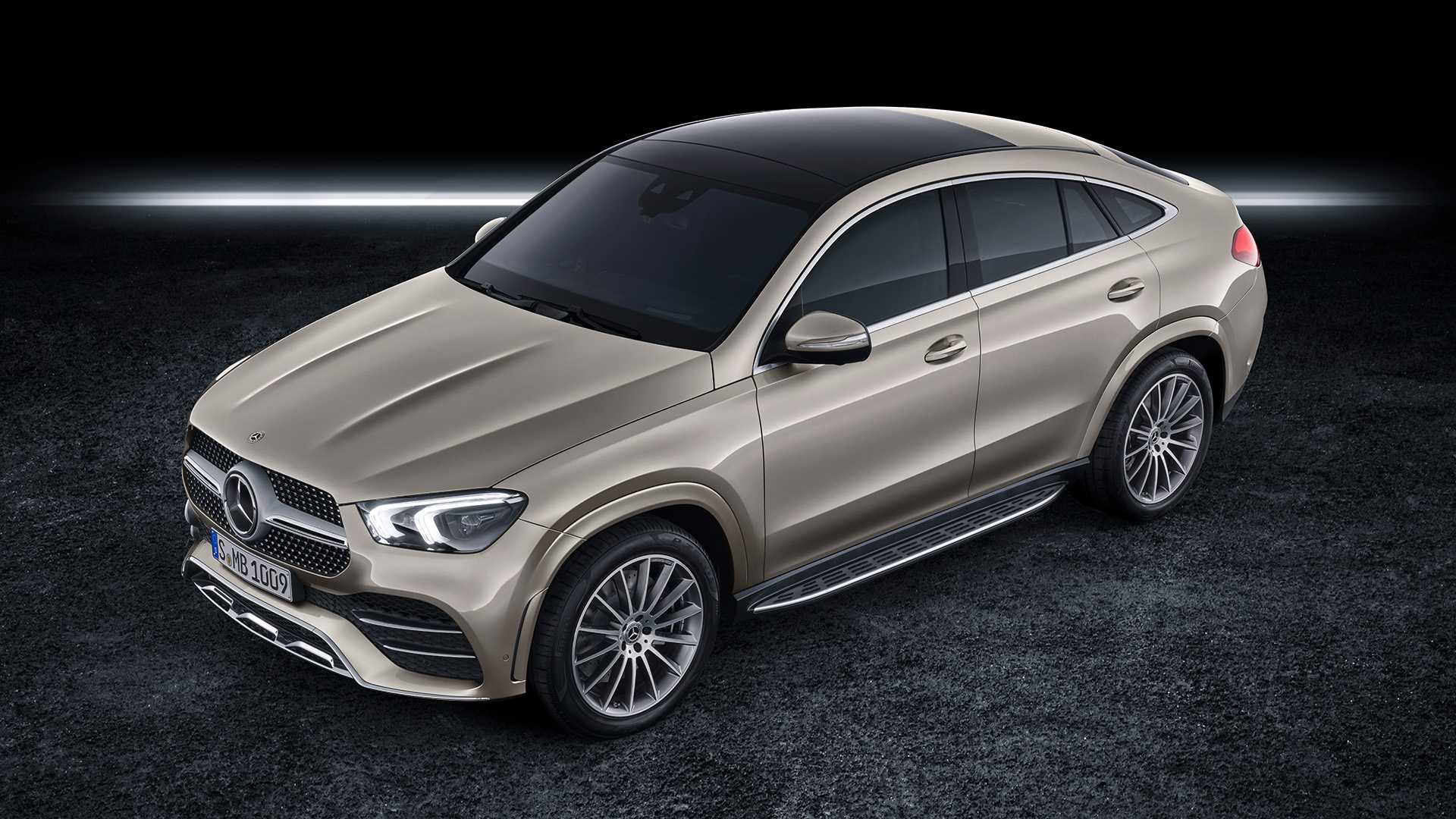 2021 Mercedes-Benz GLE Coupe (Color: Moyave Silver) Front Three-Quarter Wallpapers #48 of 61