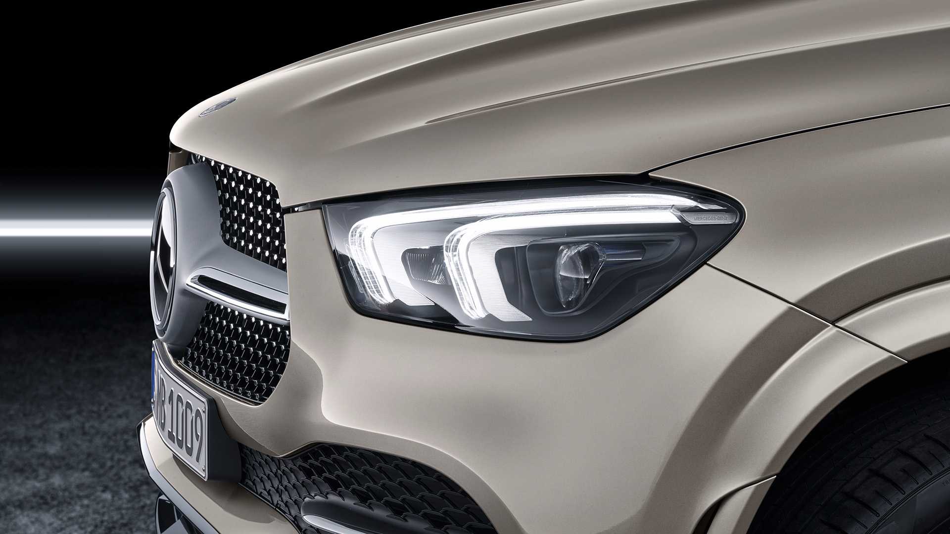 2021 Mercedes-Benz GLE Coupe (Color: Moyave Silver) Headlight Wallpapers #56 of 61