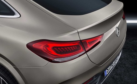 2021 Mercedes-Benz GLE Coupe (Color: Moyave Silver) Tail Light Wallpapers 450x275 (57)
