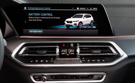 2019 BMW X5 xDrive45e iPerformance Central Console Wallpapers 450x275 (72)