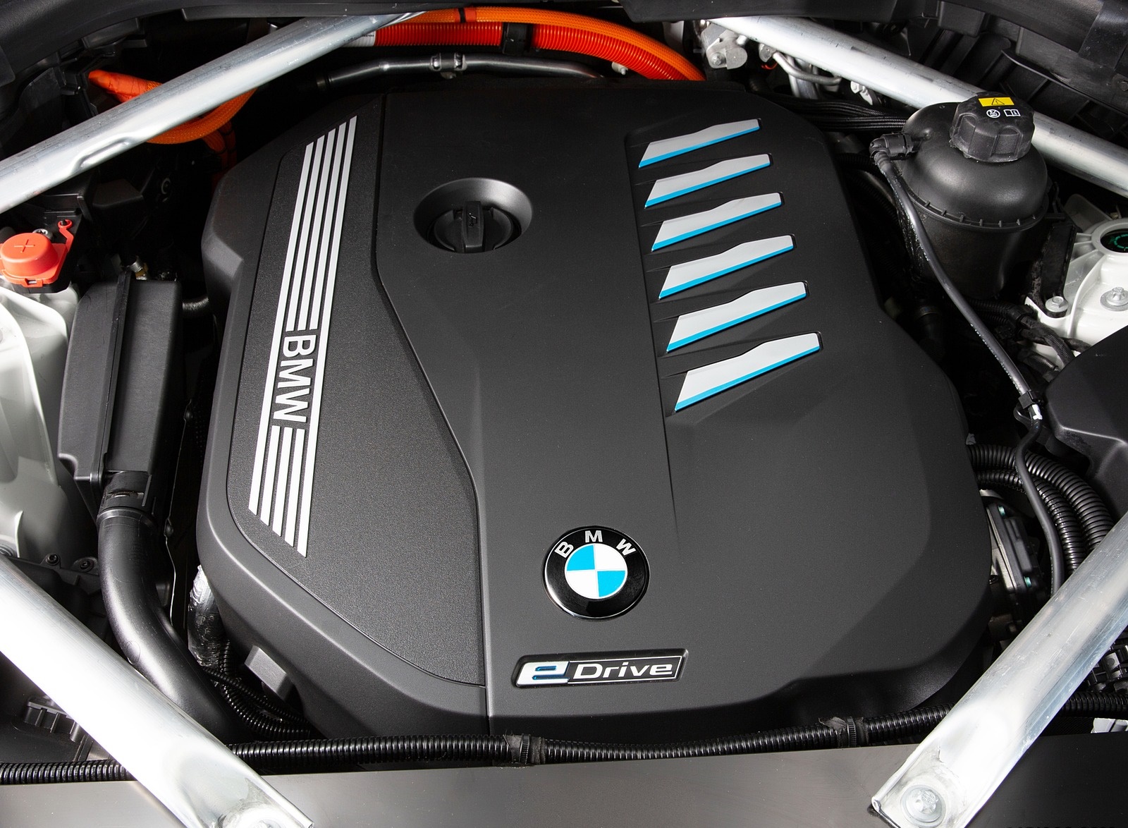 2019 BMW X5 xDrive45e iPerformance Engine Wallpapers #63 of 113
