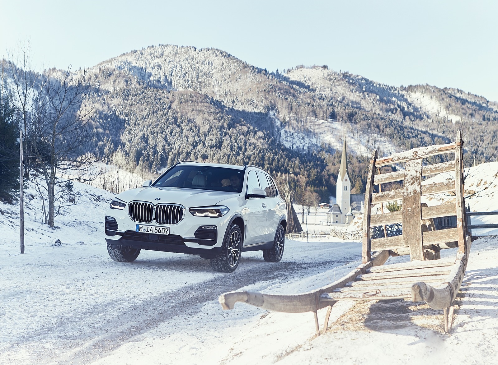 2019 BMW X5 xDrive45e iPerformance Front Three-Quarter Wallpapers #97 of 113