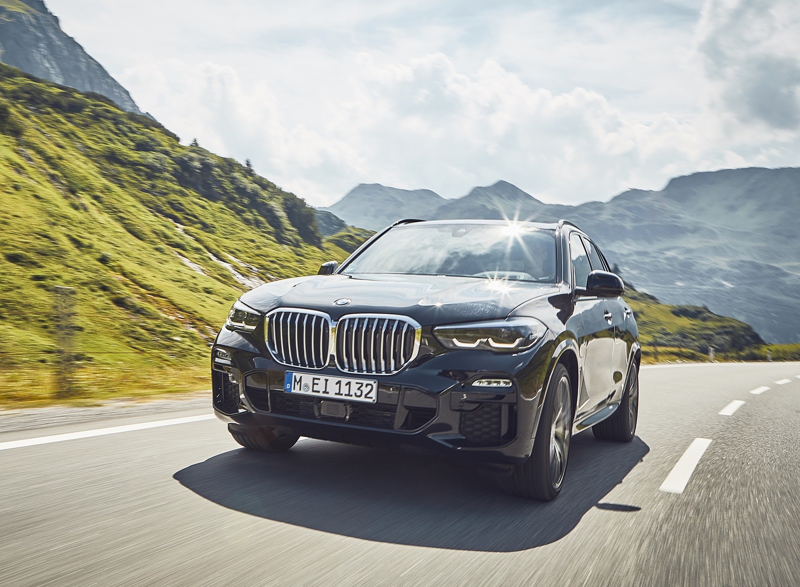 2019 BMW X5 xDrive45e iPerformance Front Wallpapers #88 of 113