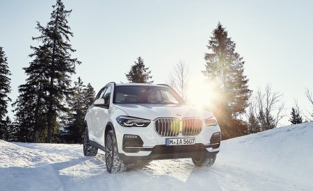 2019 BMW X5 xDrive45e iPerformance Front Wallpapers 450x275 (99)