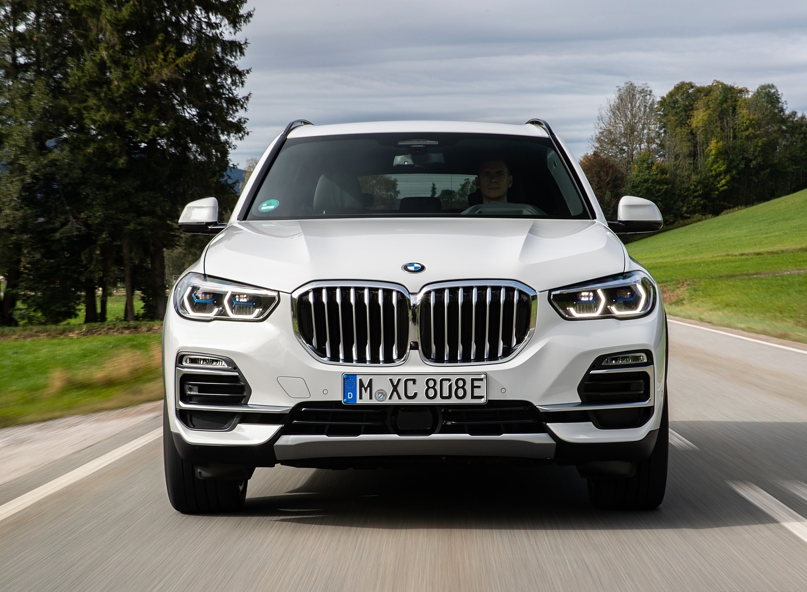 2019 BMW X5 xDrive45e iPerformance Front Wallpapers #41 of 113