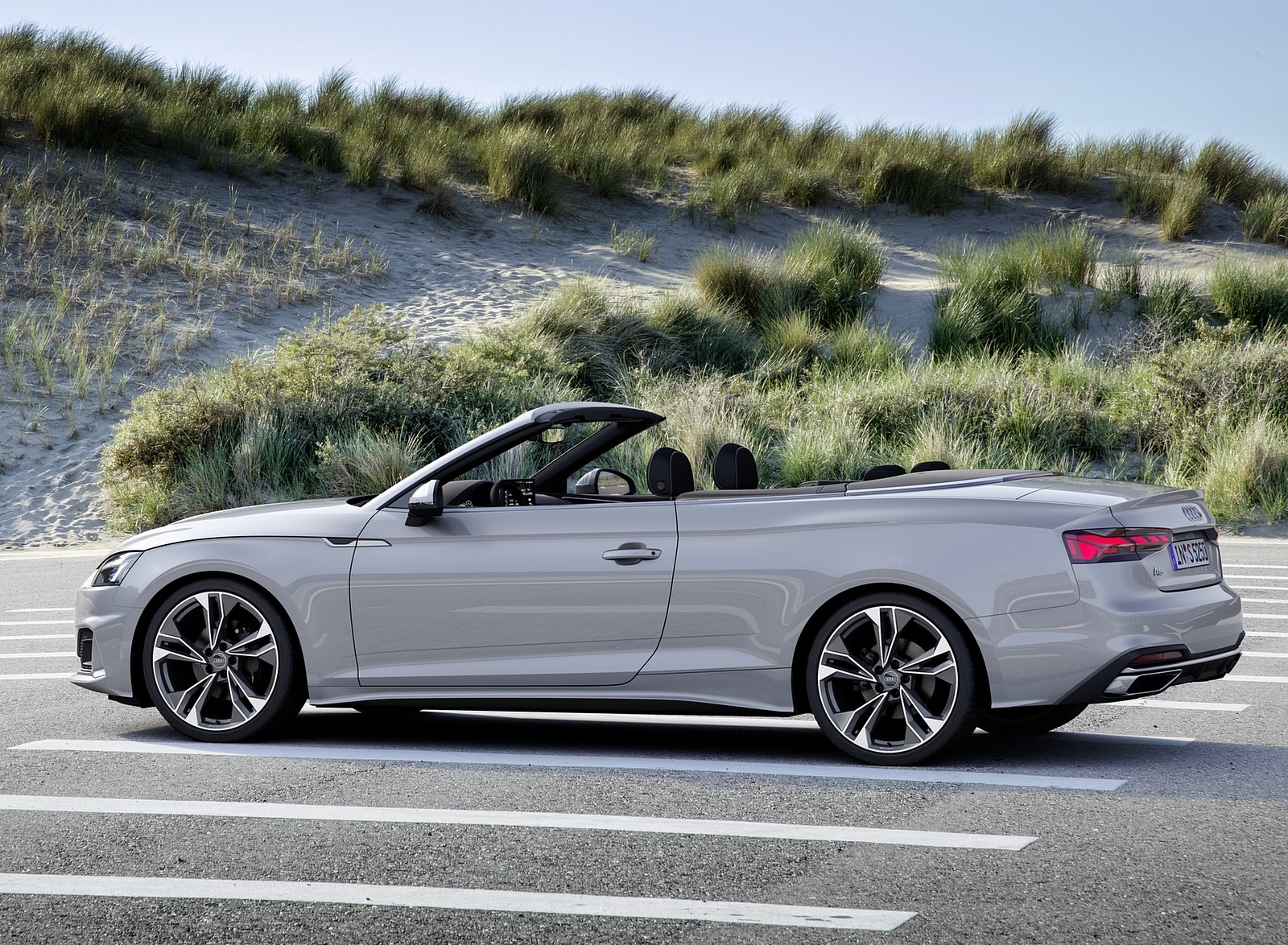 2020 Audi A5 Cabriolet (Color: Florett Silver) Side Wallpapers #14 of 29