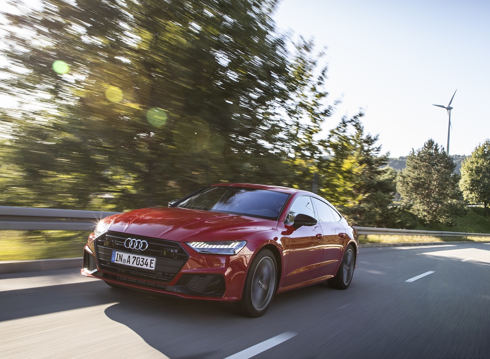 2020 Audi A7 Sportback 55 TFSI e quattro Plug-In Hybrid (Color: Tango Red) Front Three-Quarter Wallpapers #10 of 73