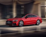 2020 Audi A7 Sportback 55 TFSI e quattro (Plug-In Hybrid Color: Tango Red) Front Three-Quarter Wallpapers 150x120 (60)