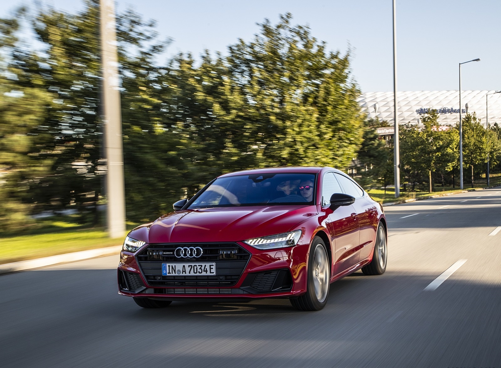 2020 Audi A7 Sportback 55 TFSI e quattro Plug-In Hybrid (Color: Tango Red) Front Wallpapers #17 of 73