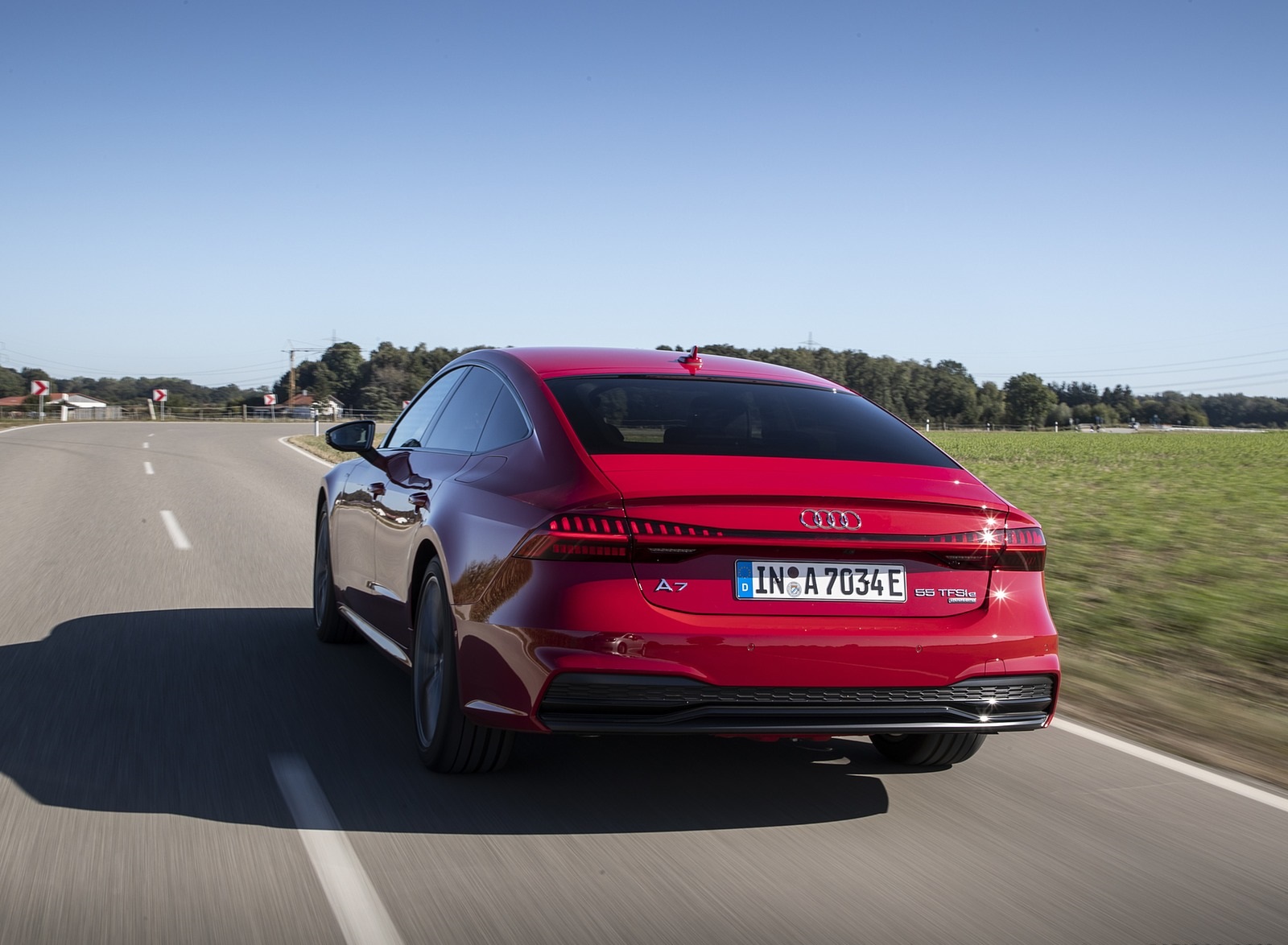 2020 Audi A7 Sportback 55 TFSI e quattro Plug-In Hybrid (Color: Tango Red) Rear Three-Quarter Wallpapers (6)