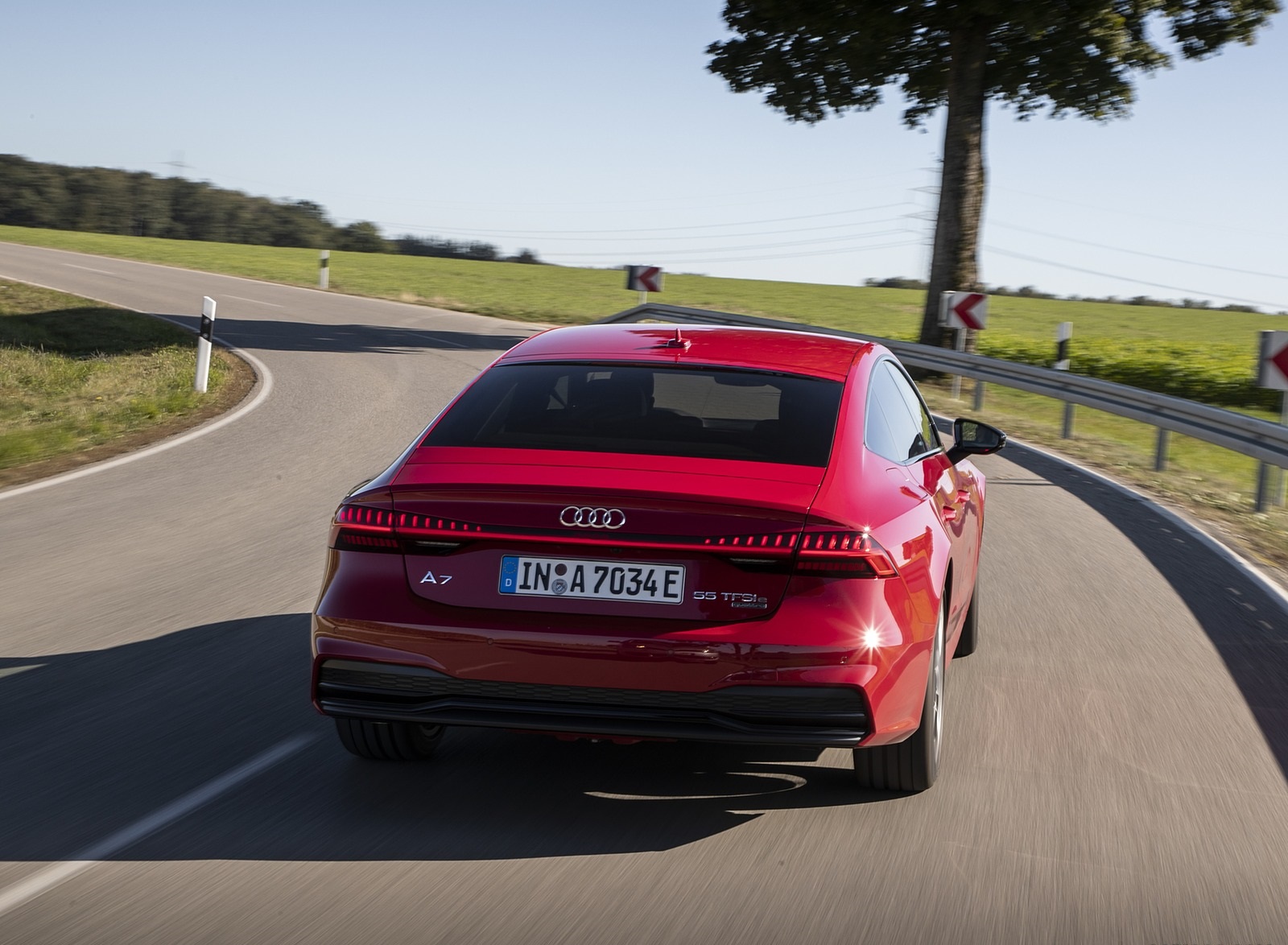 2020 Audi A7 Sportback 55 TFSI e quattro Plug-In Hybrid (Color: Tango Red) Rear Wallpapers #20 of 73