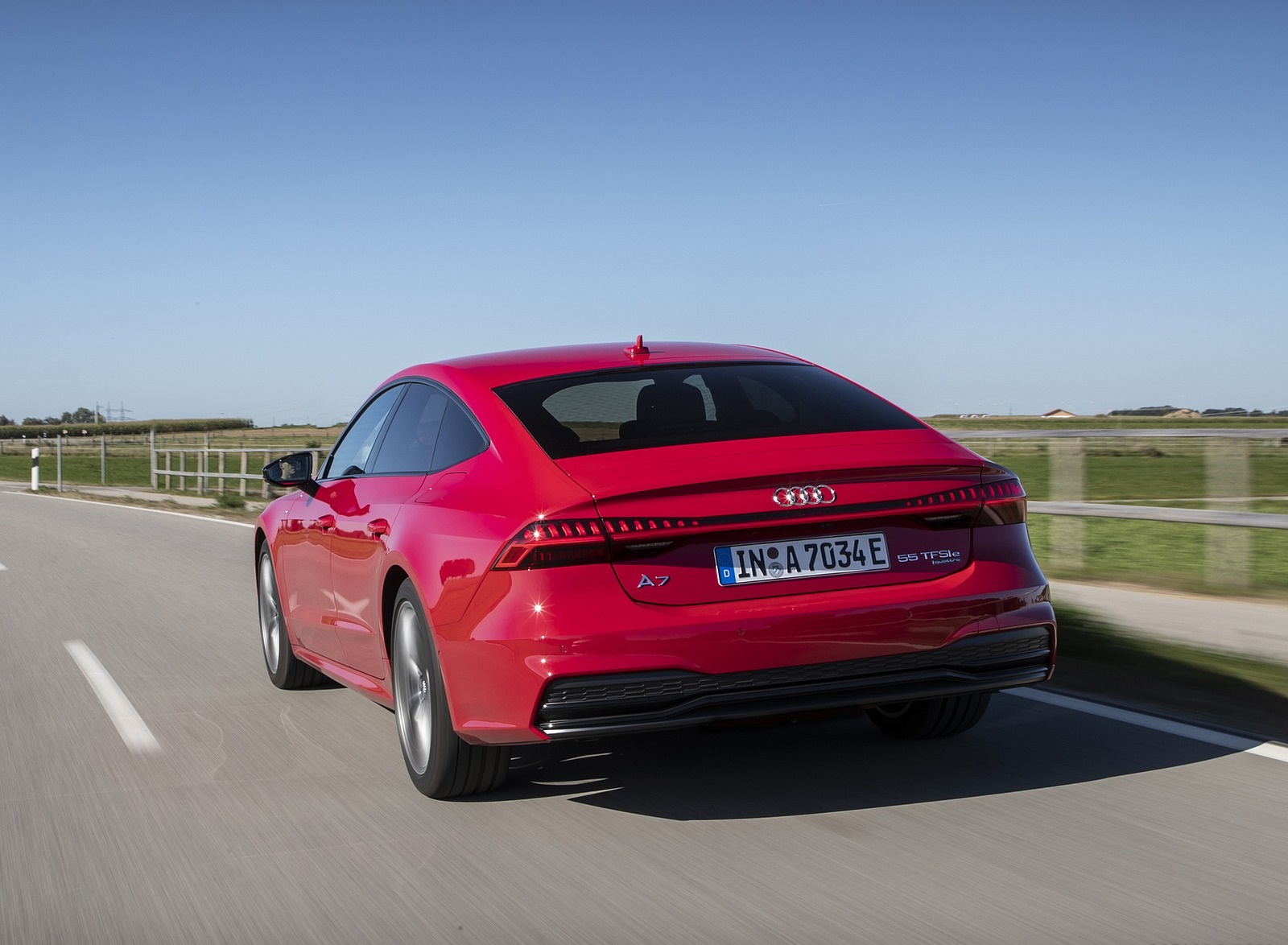 2020 Audi A7 Sportback 55 TFSI e quattro Plug-In Hybrid (Color: Tango Red) Rear Wallpapers (7)