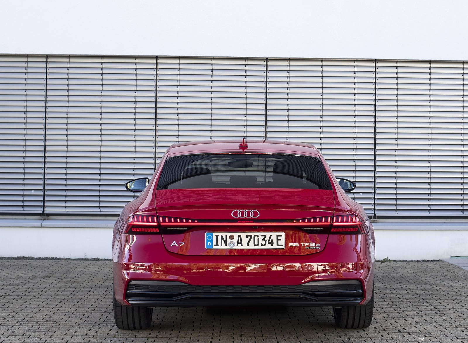 2020 Audi A7 Sportback 55 TFSI e quattro Plug-In Hybrid (Color: Tango Red) Rear Wallpapers #35 of 73