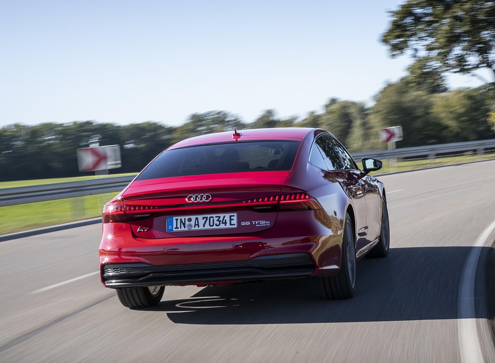 2020 Audi A7 Sportback 55 TFSI e quattro Plug-In Hybrid (Color: Tango Red) Rear Wallpapers #21 of 73