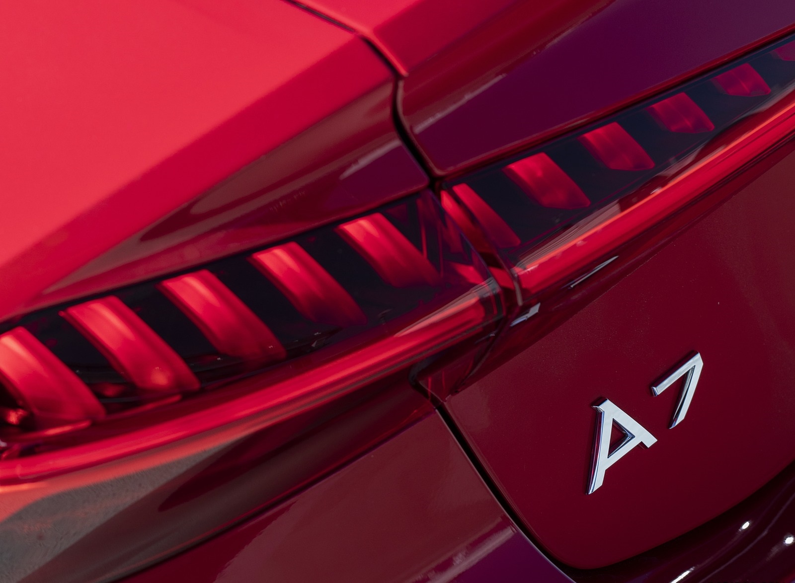 2020 Audi A7 Sportback 55 TFSI e quattro Plug-In Hybrid Tail Light Wallpapers #42 of 73