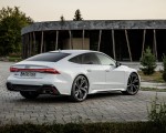 2020 Audi RS 7 Sportback (Color: Glacier White) Rear Three-Quarter Wallpapers 150x120 (31)