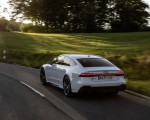 2020 Audi RS 7 Sportback (Color: Glacier White) Rear Three-Quarter Wallpapers 150x120 (27)