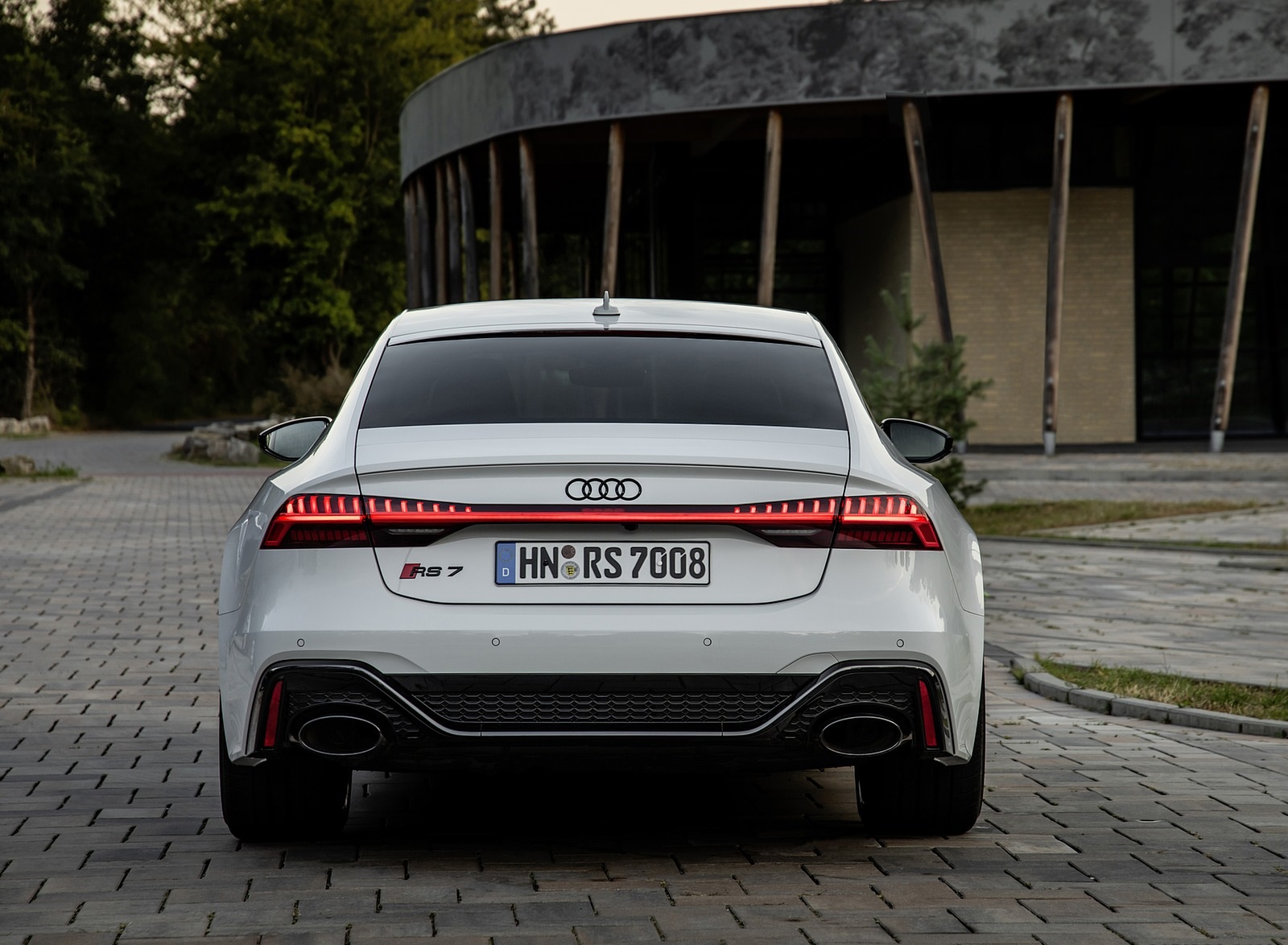 2020 Audi RS 7 Sportback (Color: Glacier White) Rear Wallpapers #32 of 99