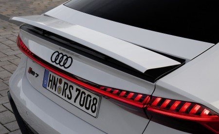 2020 Audi RS 7 Sportback (Color: Glacier White) Spoiler Wallpapers 450x275 (33)