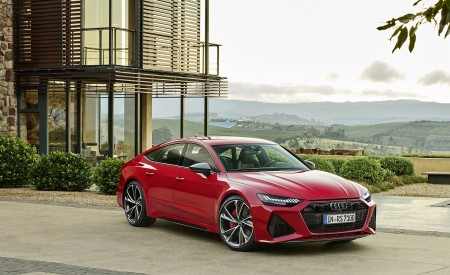 2020 Audi RS 7 Sportback (Color: Tango Red) Front Three-Quarter Wallpapers 450x275 (55)