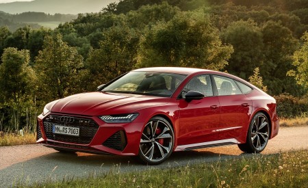 2020 Audi RS 7 Sportback (Color: Tango Red) Front Three-Quarter Wallpapers 450x275 (21)