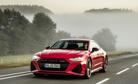 2020 Audi RS 7 Sportback (Color: Tango Red) Front Three-Quarter Wallpapers 450x275 (13)
