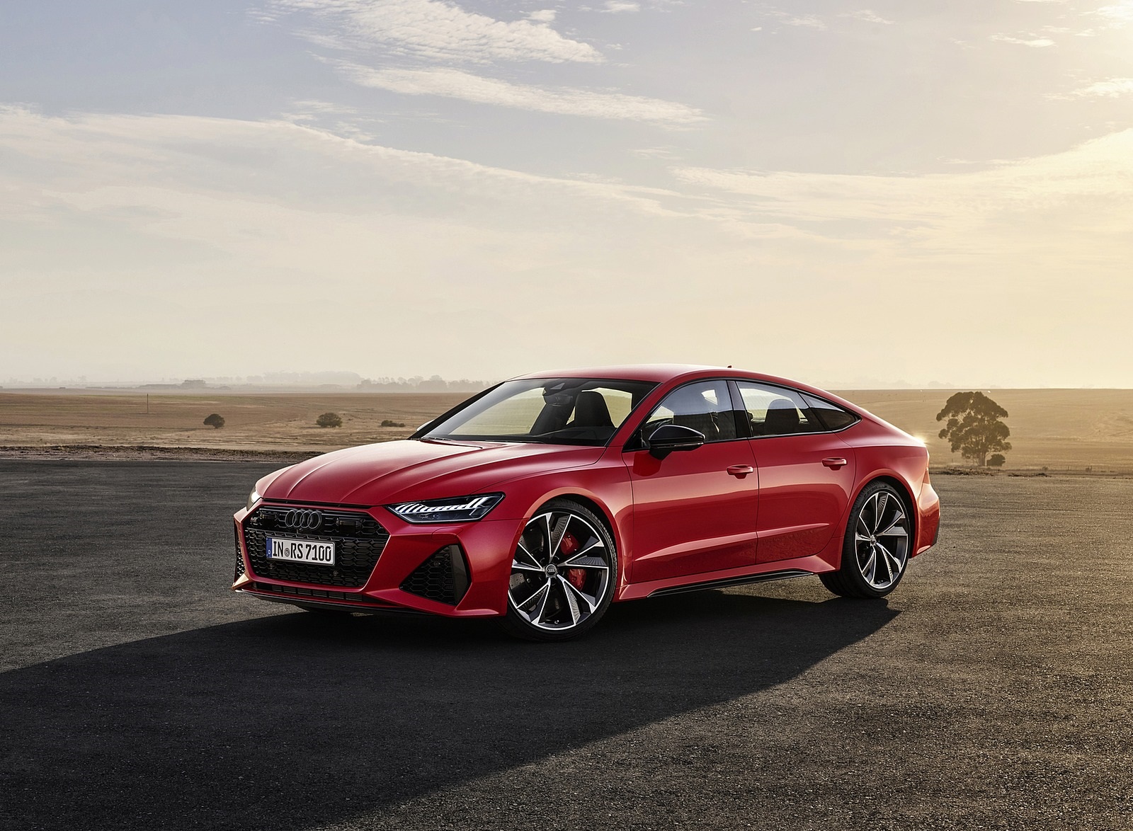 2020 Audi RS 7 Sportback (Color: Tango Red) Front Three-Quarter Wallpapers #40 of 99