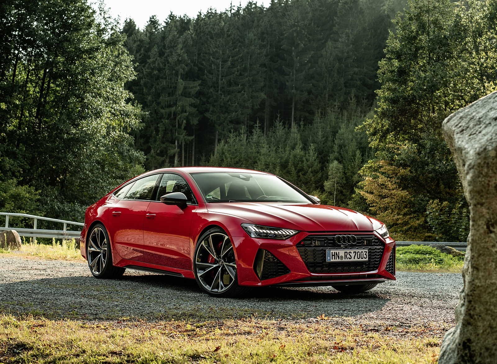 2020 Audi RS 7 Sportback (Color: Tango Red) Front Three-Quarter Wallpapers #22 of 99