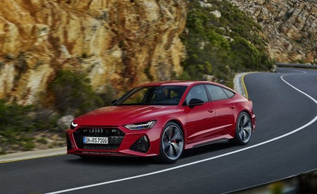 2020 Audi RS 7 Sportback (Color: Tango Red) Front Three-Quarter Wallpapers 450x275 (4)
