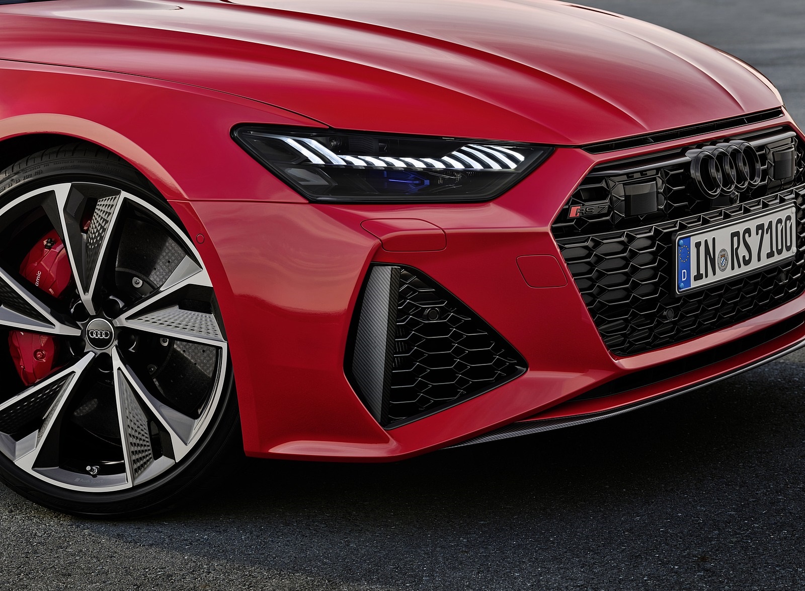 2020 Audi RS 7 Sportback (Color: Tango Red) Headlight Wallpapers #69 of 99