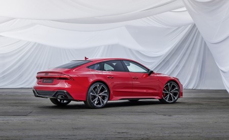 2020 Audi RS 7 Sportback (Color: Tango Red) Rear Three-Quarter Wallpapers 450x275 (50)