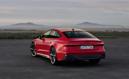 2020 Audi RS 7 Sportback (Color: Tango Red) Rear Three-Quarter Wallpapers 450x275 (44)