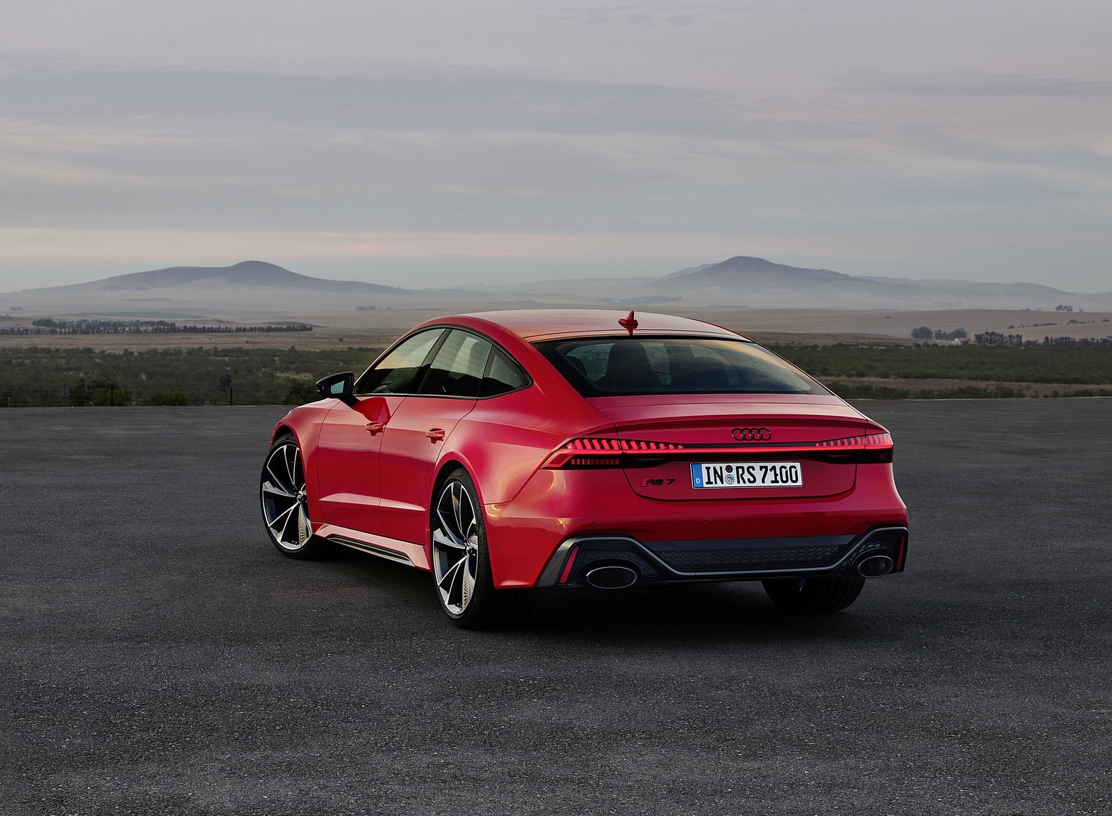 2020 Audi RS 7 Sportback (Color: Tango Red) Rear Three-Quarter Wallpapers #44 of 99