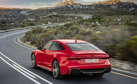 2020 Audi RS 7 Sportback (Color: Tango Red) Rear Three-Quarter Wallpapers 450x275 (8)