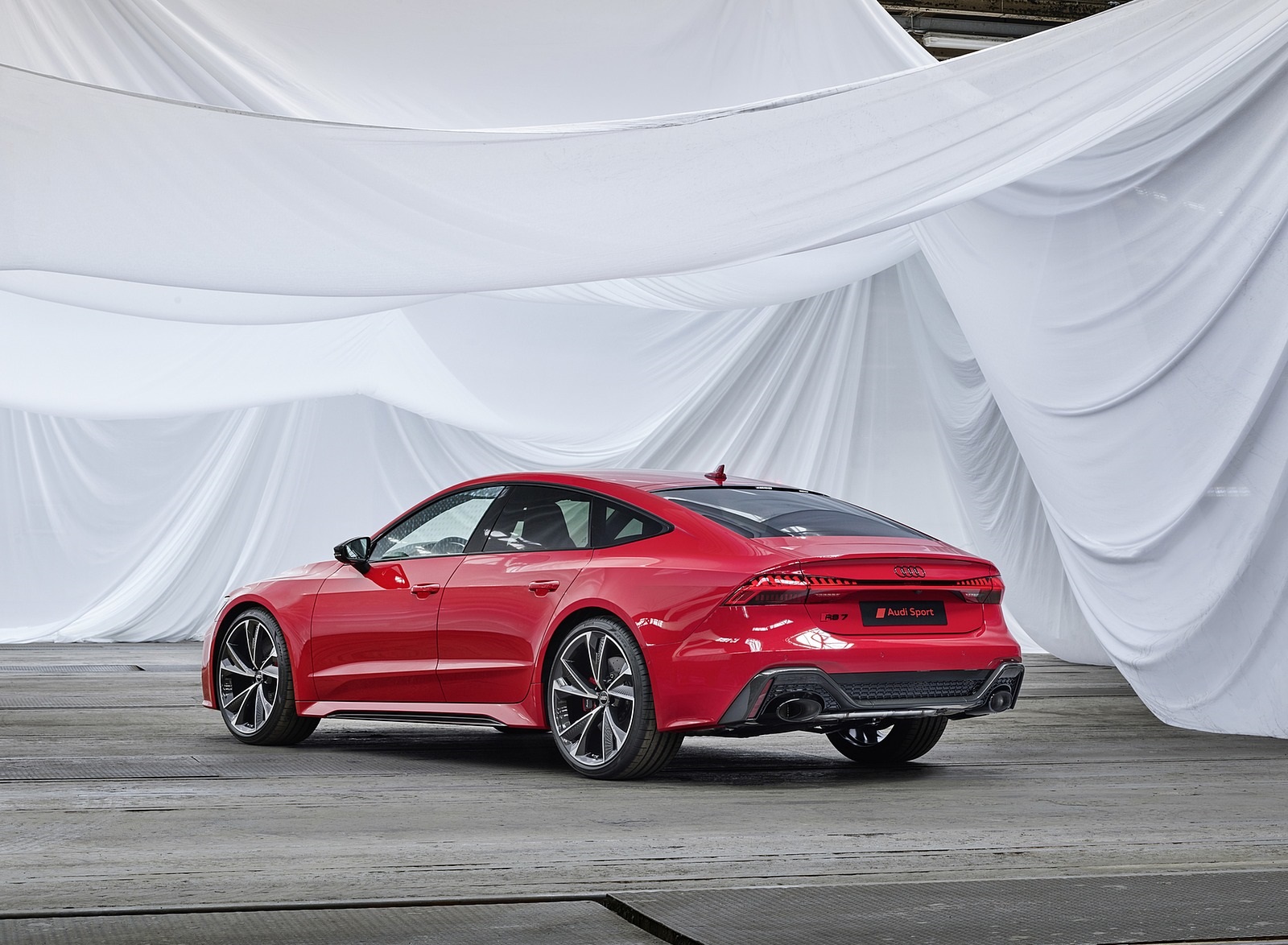 2020 Audi RS 7 Sportback (Color: Tango Red) Rear Three-Quarter Wallpapers #51 of 99