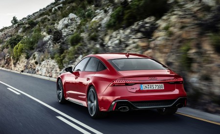 2020 Audi RS 7 Sportback (Color: Tango Red) Rear Three-Quarter Wallpapers 450x275 (9)