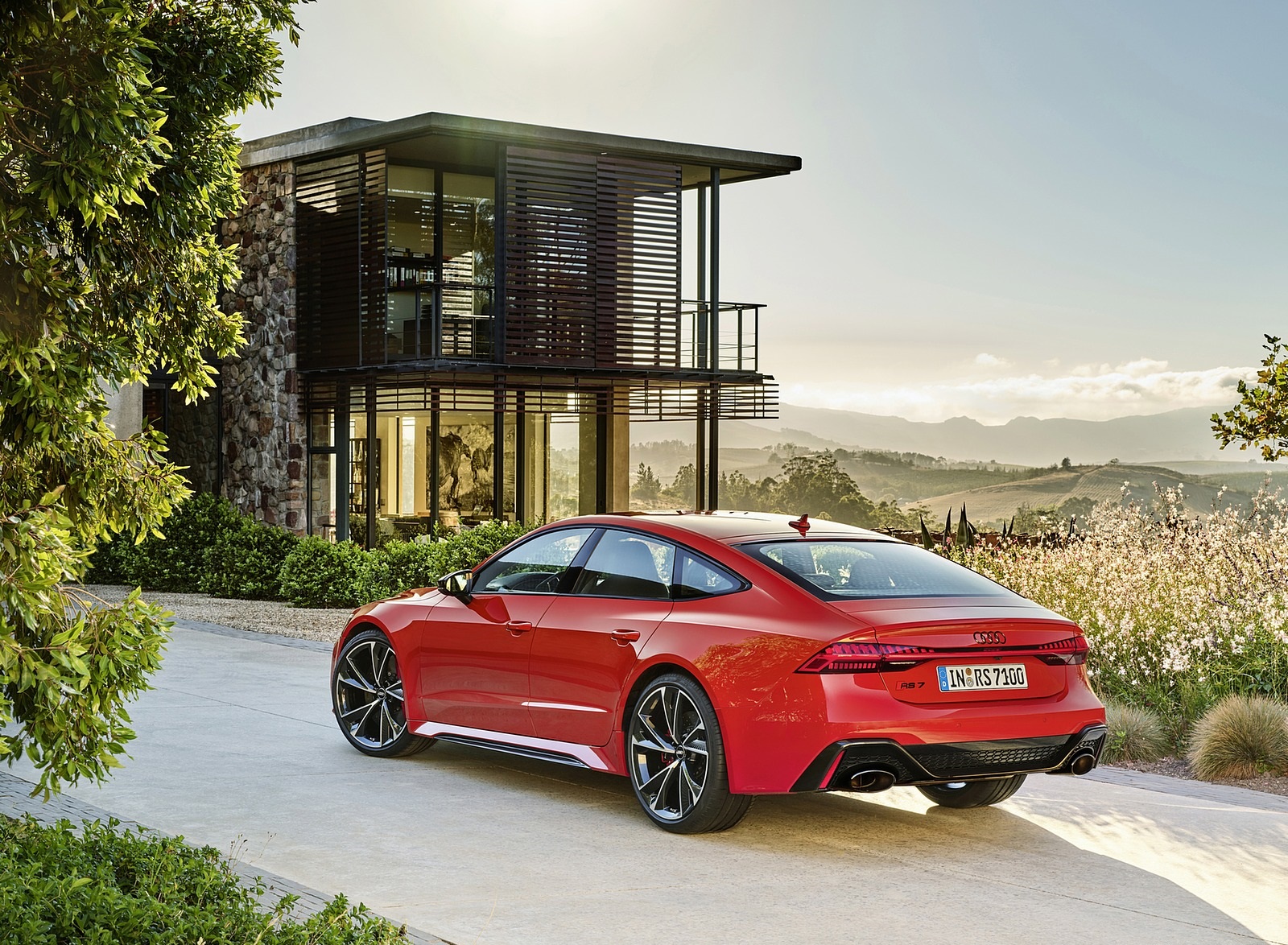 2020 Audi RS 7 Sportback (Color: Tango Red) Rear Three-Quarter Wallpapers #59 of 99