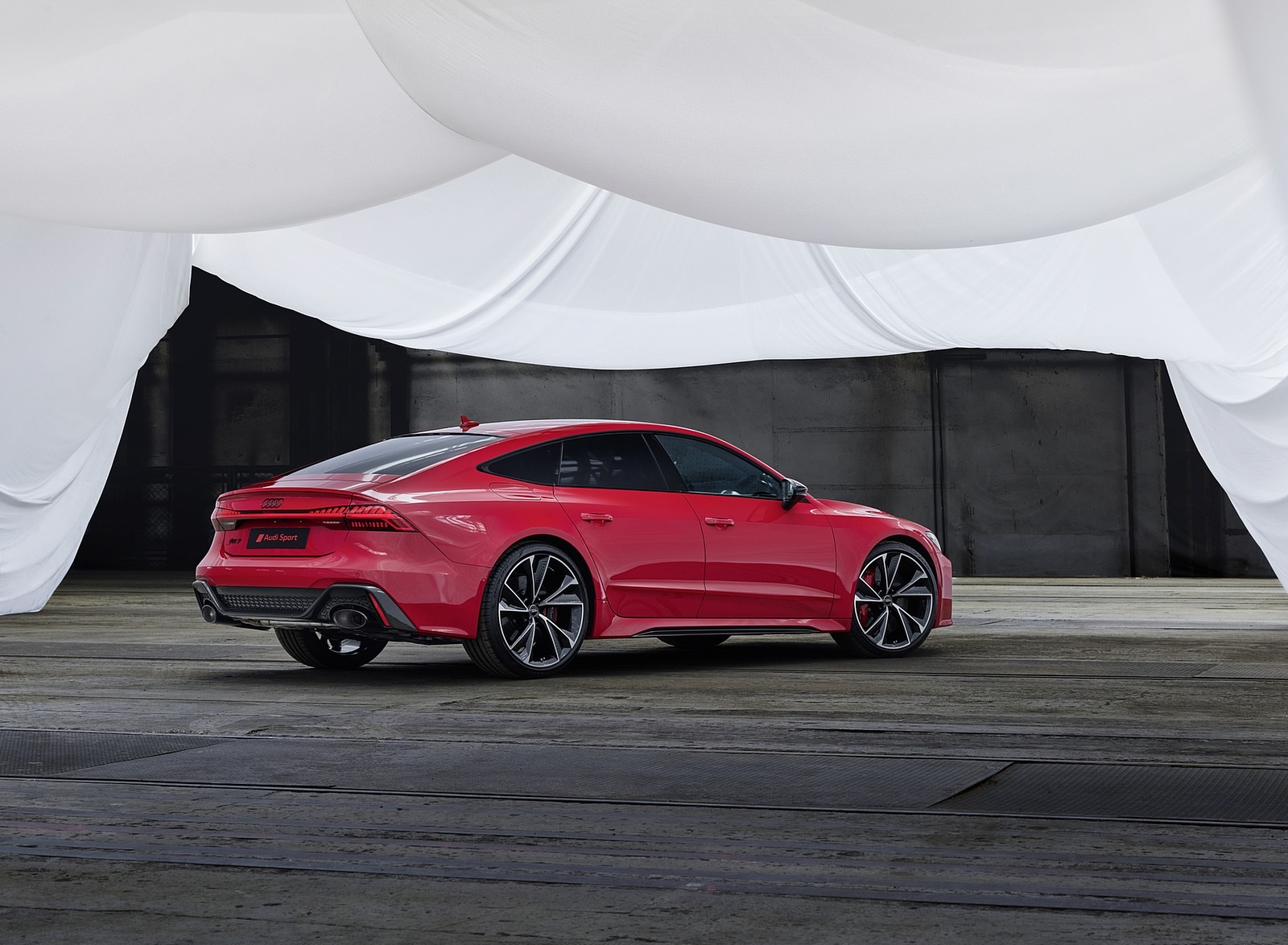 2020 Audi RS 7 Sportback (Color: Tango Red) Rear Three-Quarter Wallpapers #52 of 99
