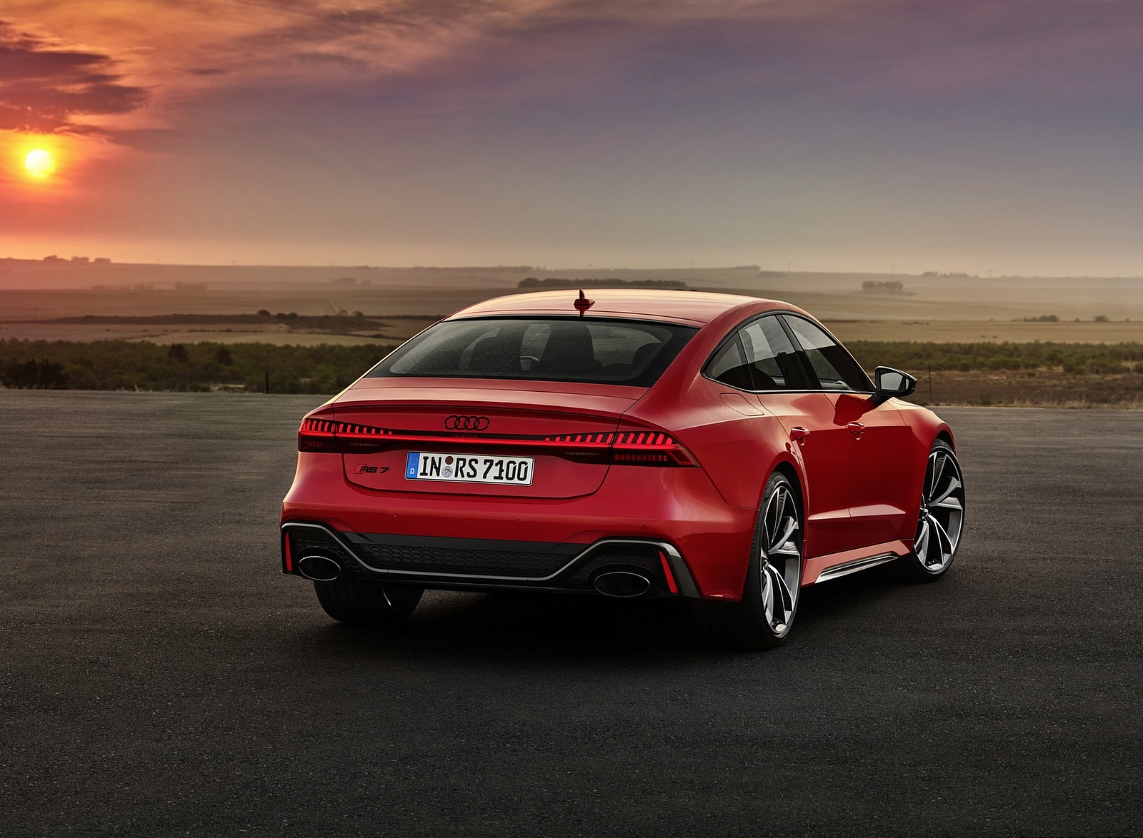 2020 Audi RS 7 Sportback (Color: Tango Red) Rear Three-Quarter Wallpapers #45 of 99