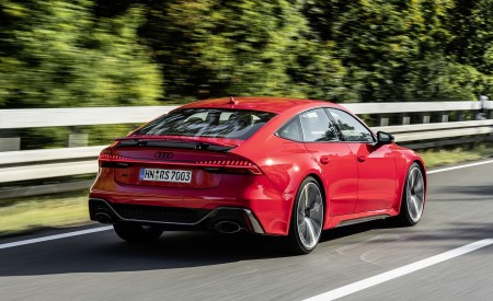 2020 Audi RS 7 Sportback (Color: Tango Red) Rear Three-Quarter Wallpapers 450x275 (20)