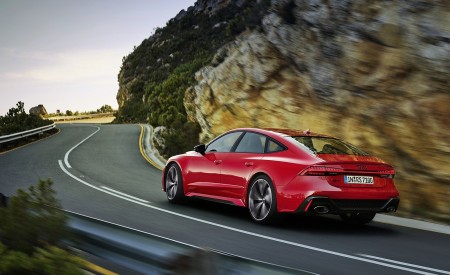 2020 Audi RS 7 Sportback (Color: Tango Red) Rear Three-Quarter Wallpapers 450x275 (10)